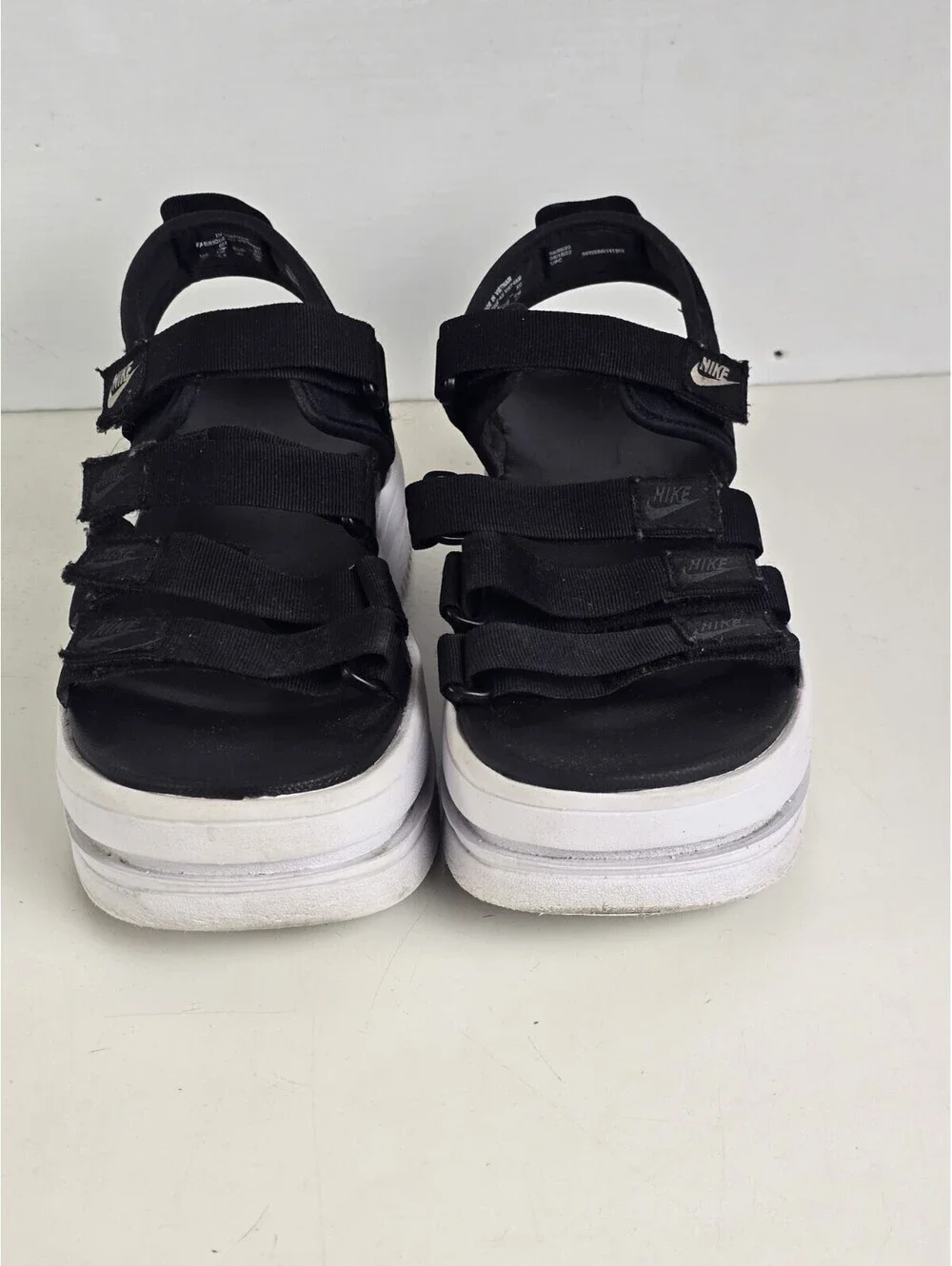 Nike icon classic
